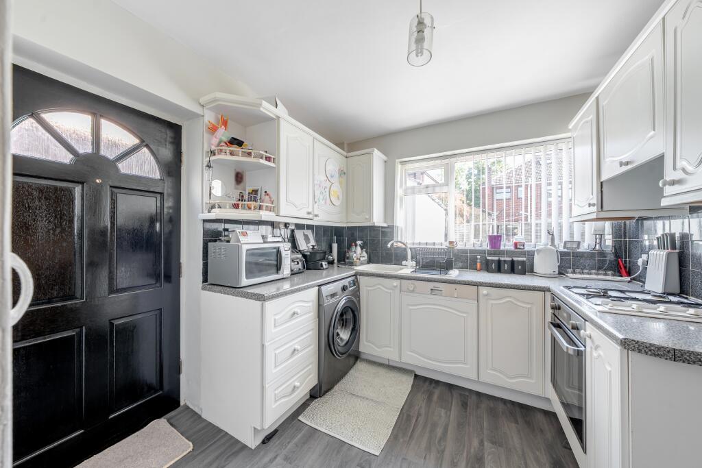 House in Leeds, Gledhow Park, Chapeltown - View 4