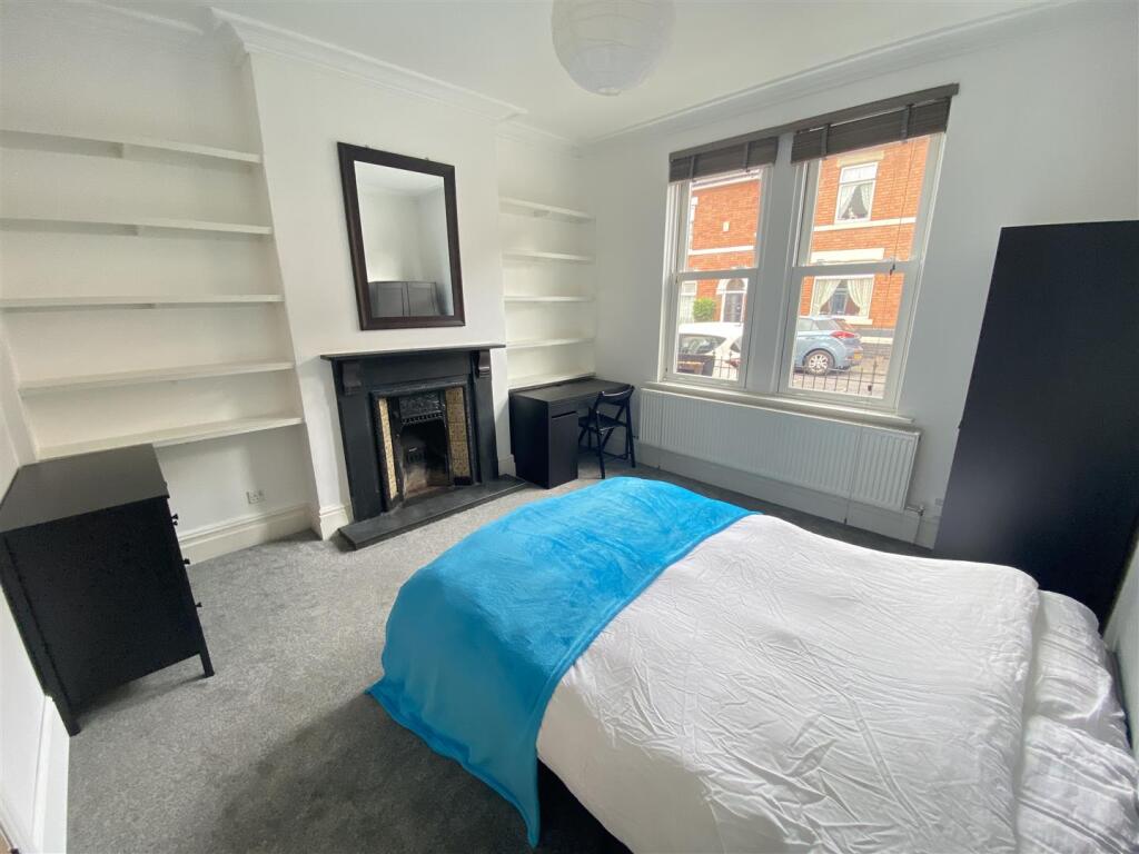 Main image of property: West Avenue, Derby, DE1 3HR - Students 2026/27