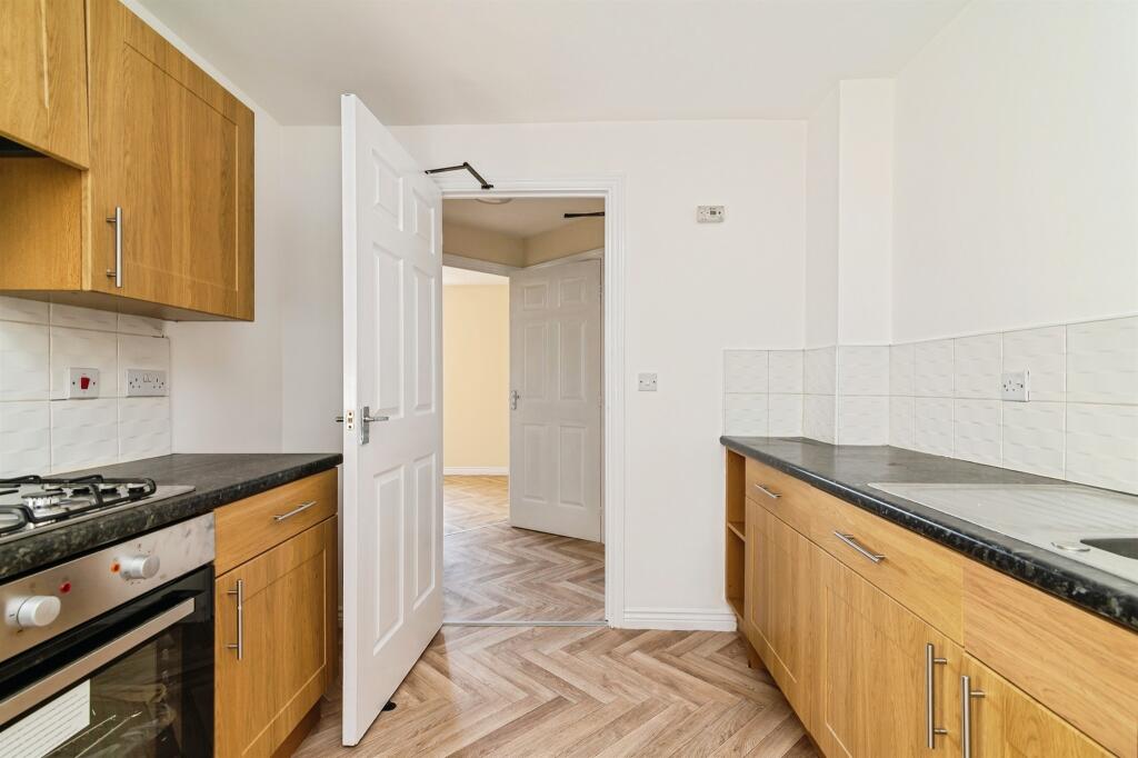 Apartment in Broxtowe, Assarts Farm Estate, Strelley - View 4