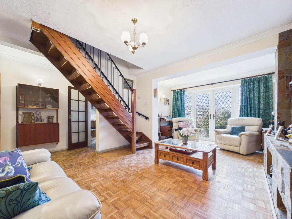 Truro Close, Maidenhead, SL6 photo 2