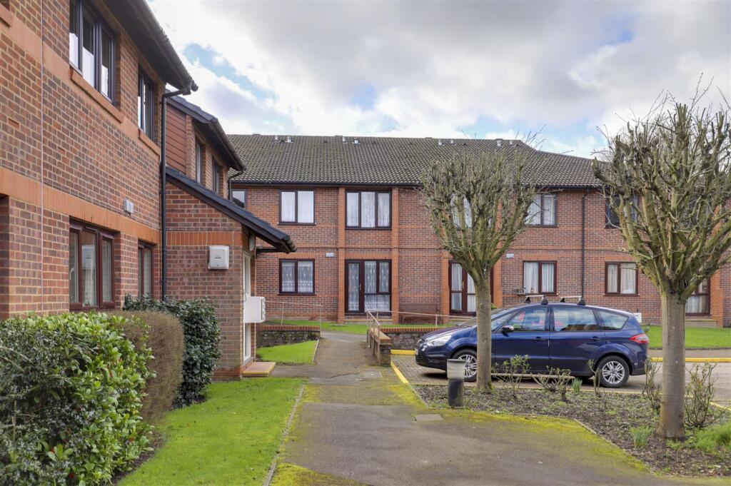 Main image of property: Park Avenue, Enfield