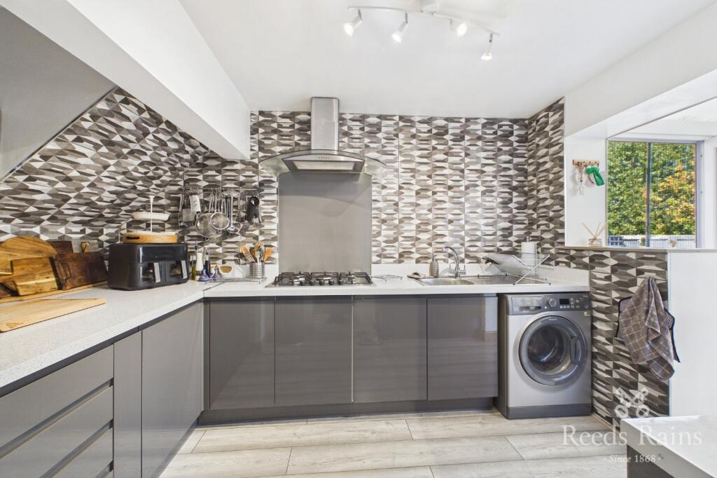 Gladstone Street, Featherstone, Pontefract, West Yorkshire, WF7 photo 3