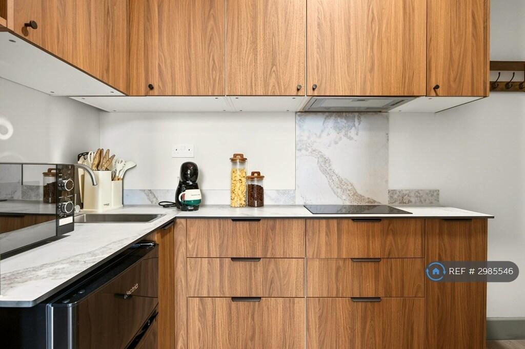 Apartment in London, Greenhill, Wealdstone - More