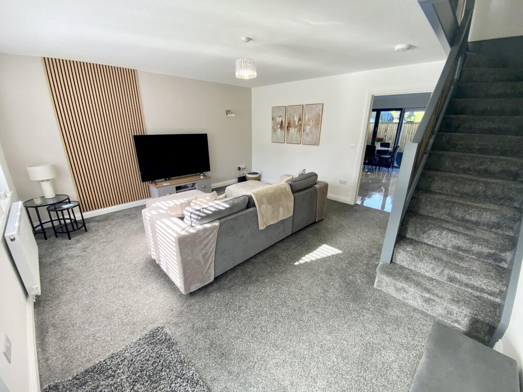 House in Pontardawe, Neath Port Talbot - View 2
