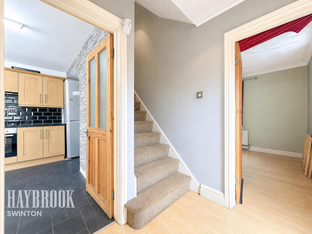 House in Rotherham, Kilnhurst - More