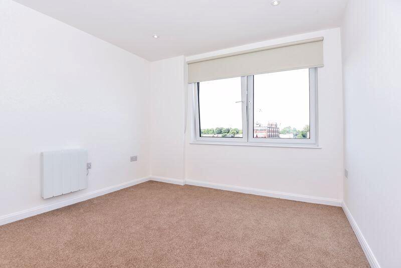 Apartment in Slough - View 5
