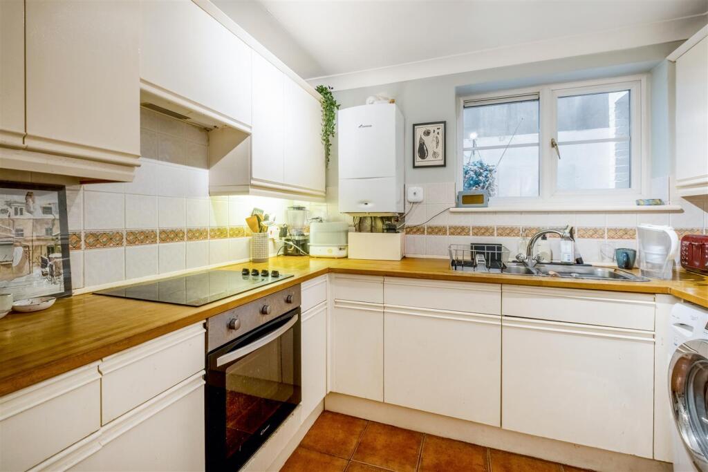 Apartment in Hove, Brunswick - View 6
