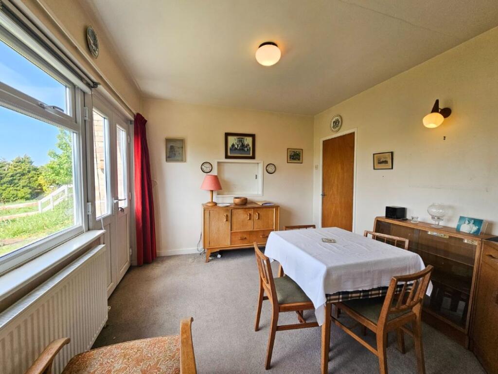 42 Brynglas Road, Llanbadarn Fawr, Aberystwyth, Dyfed, SY23 3QR photo 5