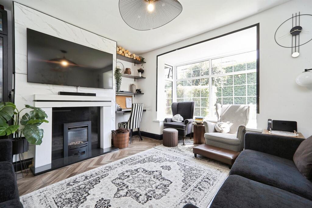 High Park Drive, BRADFORD - View 3