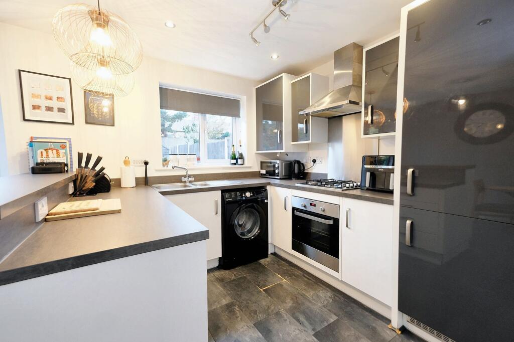 Chelmer Way, Eccles, M30 photo 3