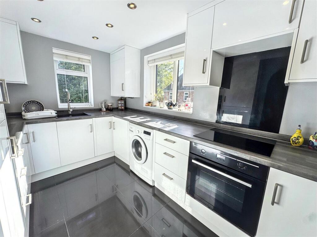 Apartment in South Oxfordshire, Sonning Common - View 2