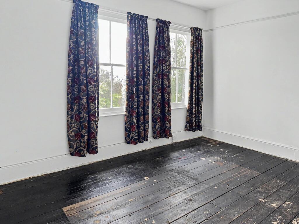 Flat 3, 24 Priory Road, Malvern, Worcestershire, WR14 photo 4