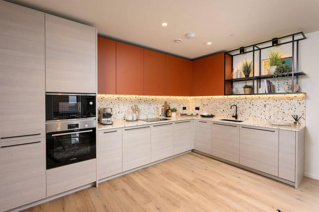 Main image of property: Heron Wharf, Poplar, E14