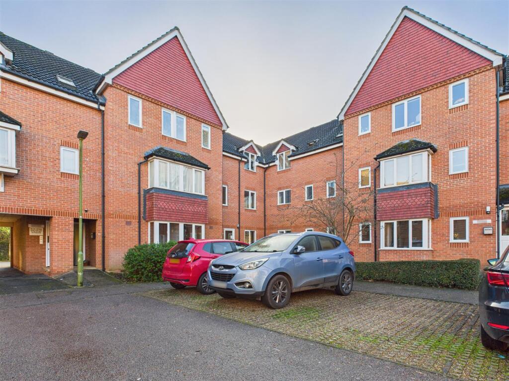 Main image of property: Redoubt Close, Hitchin