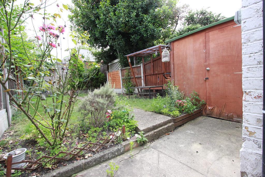 House in London, Canning Town - View 4
