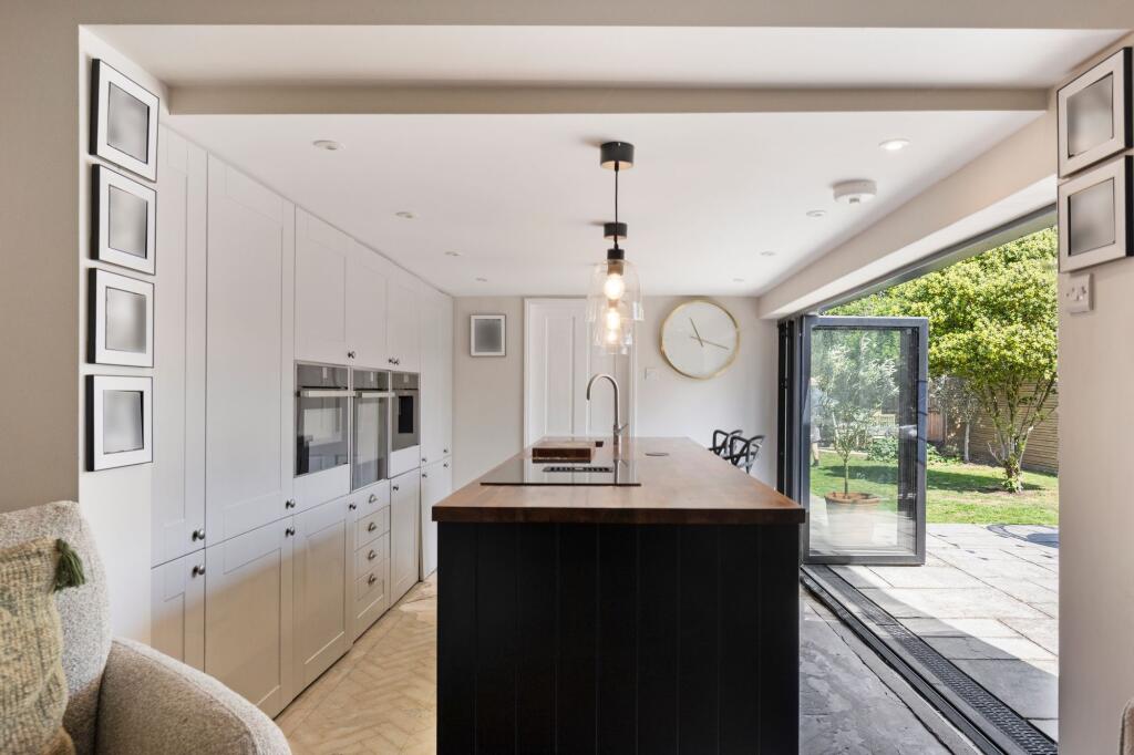 Detached Victorian Cottage in Brooke, Detached Victorian Cottage in Brooke