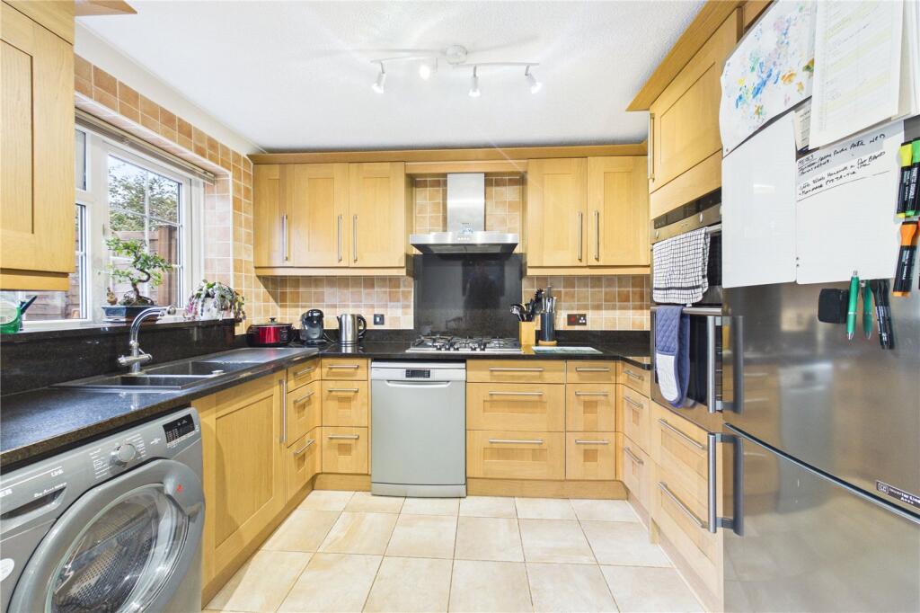 House in Burghfield Common, Burghfield - More