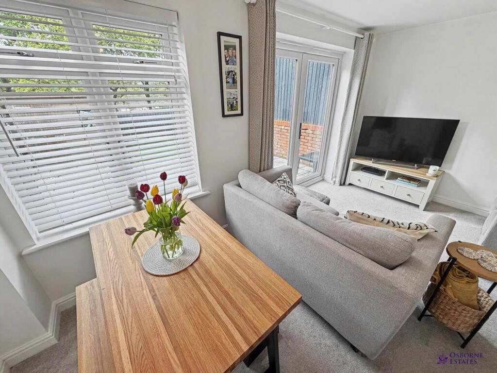 House in Cardiff, Tonyrefail - More