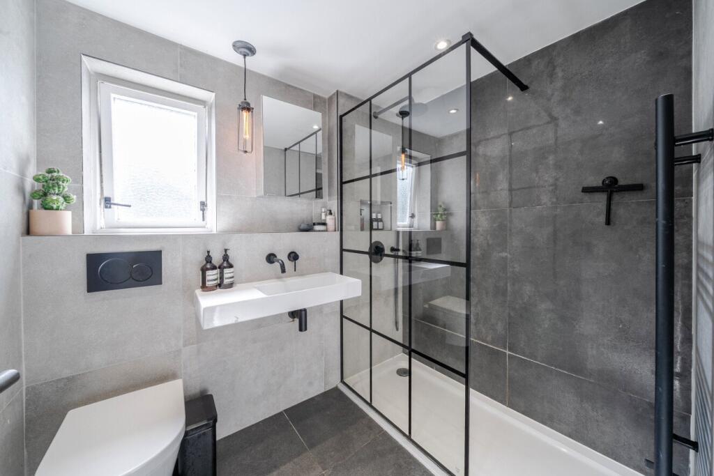 Apartment in London - View 5