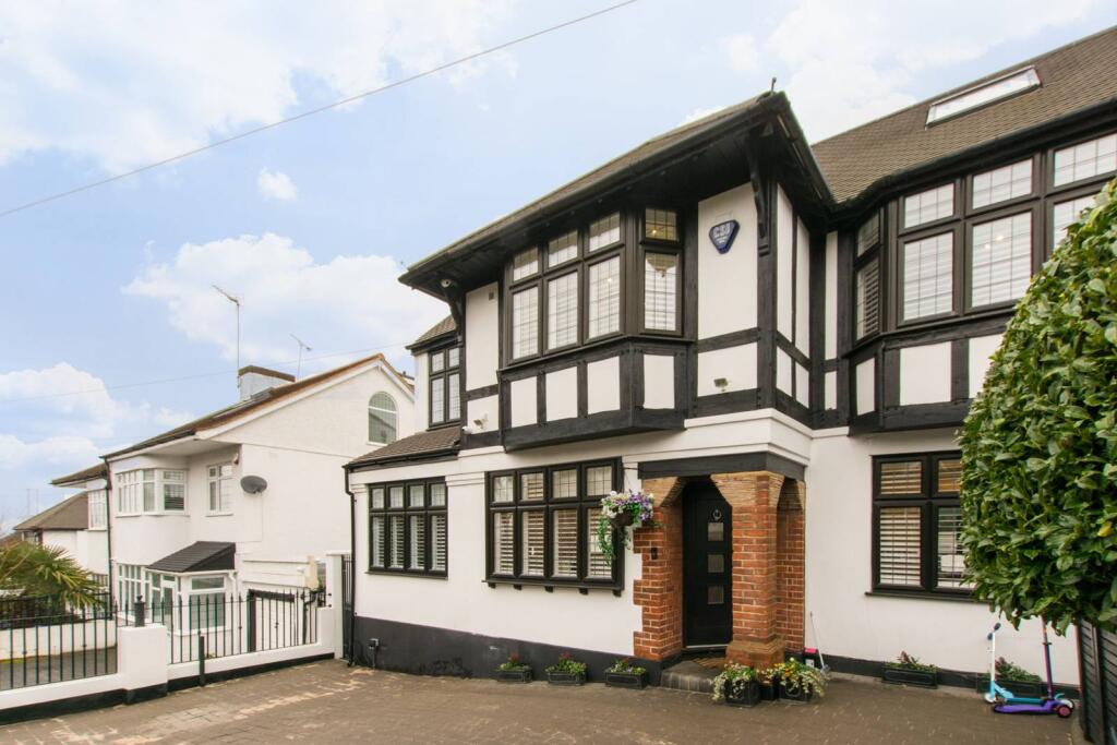 Main image of property: College Gardens E4, Chingford, London, E4