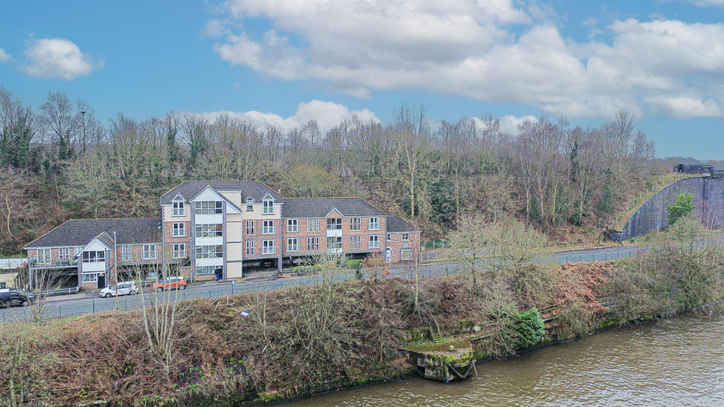 Main image of property: Thelwall New Road, Grappenhall, Warrington, WA4