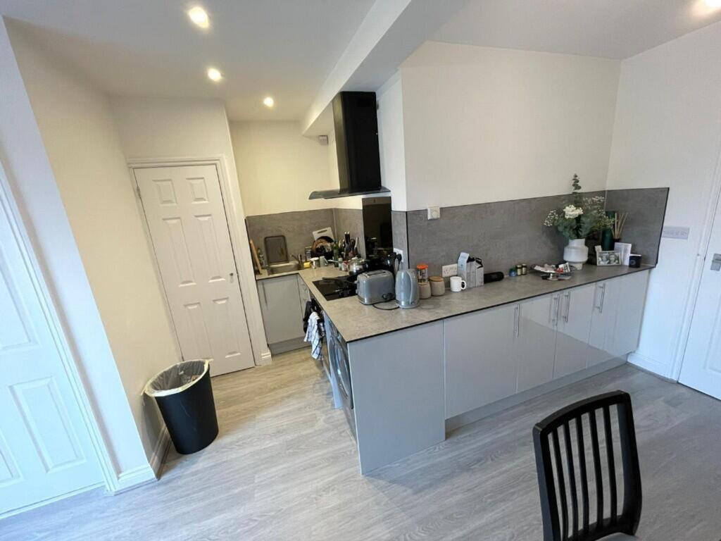 Main image of property: Commercial Road, London, E1
