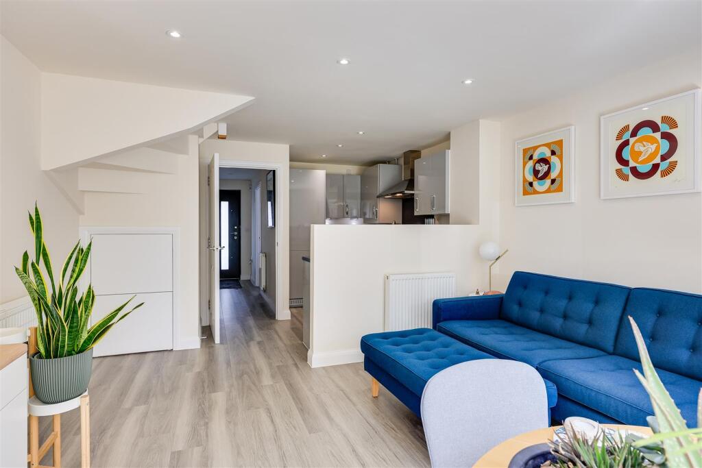 House in Cambridge, Eddington - More