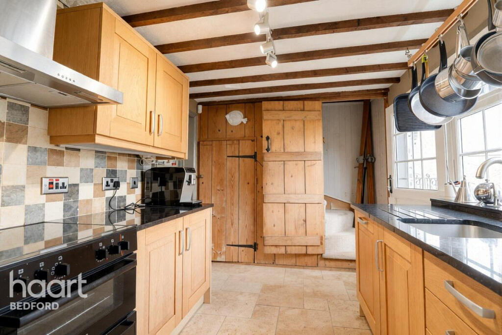 House in Houghton Conquest, Central Bedfordshire - View 5