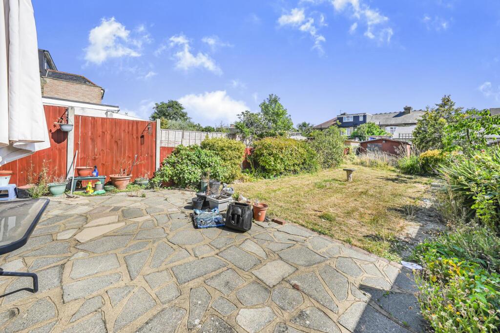 House in London, South Chingford, Chingford - More