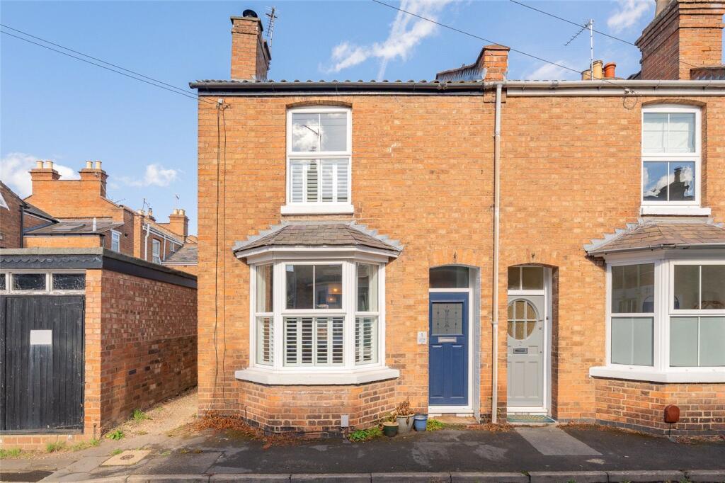 2-bed terraced on Glebe Place, Leamington Spa, Warwickshire, CV31, £375,000