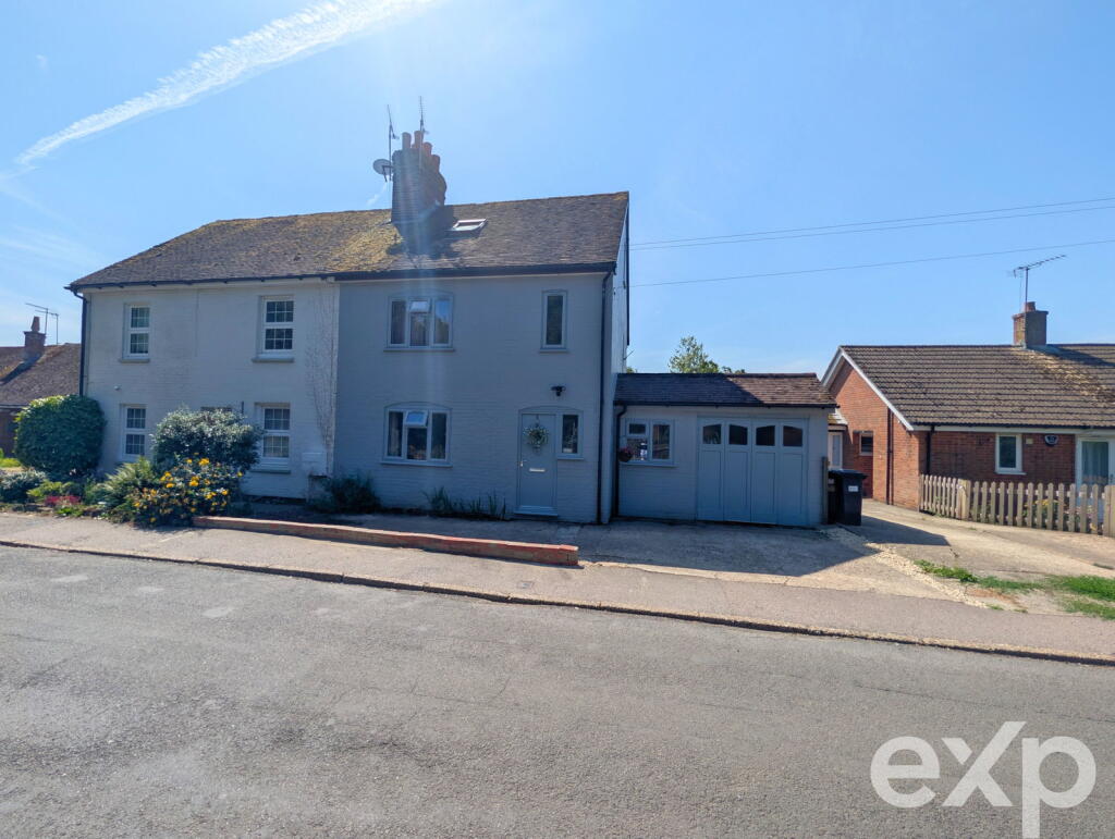 Horseshoes Lane, Langley, Maidstone, ME17 1SR
