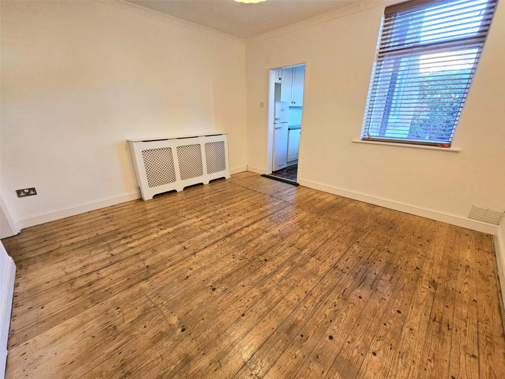 House in Rushcliffe, Abbey Park - View 5