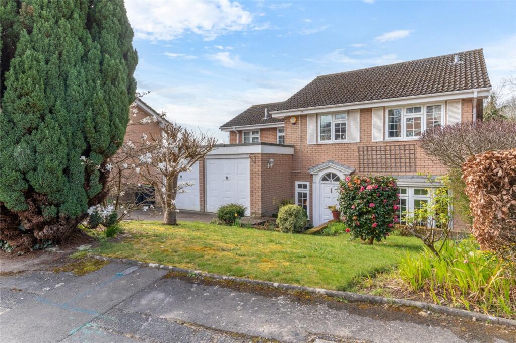 5-bed detached on Pine Tree Close, Wimborne, Dorset, BH21, £600,000