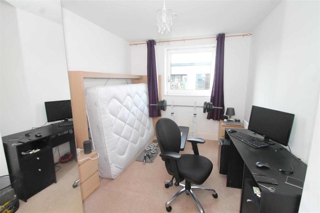 Apartment in Birmingham, West Midlands - More