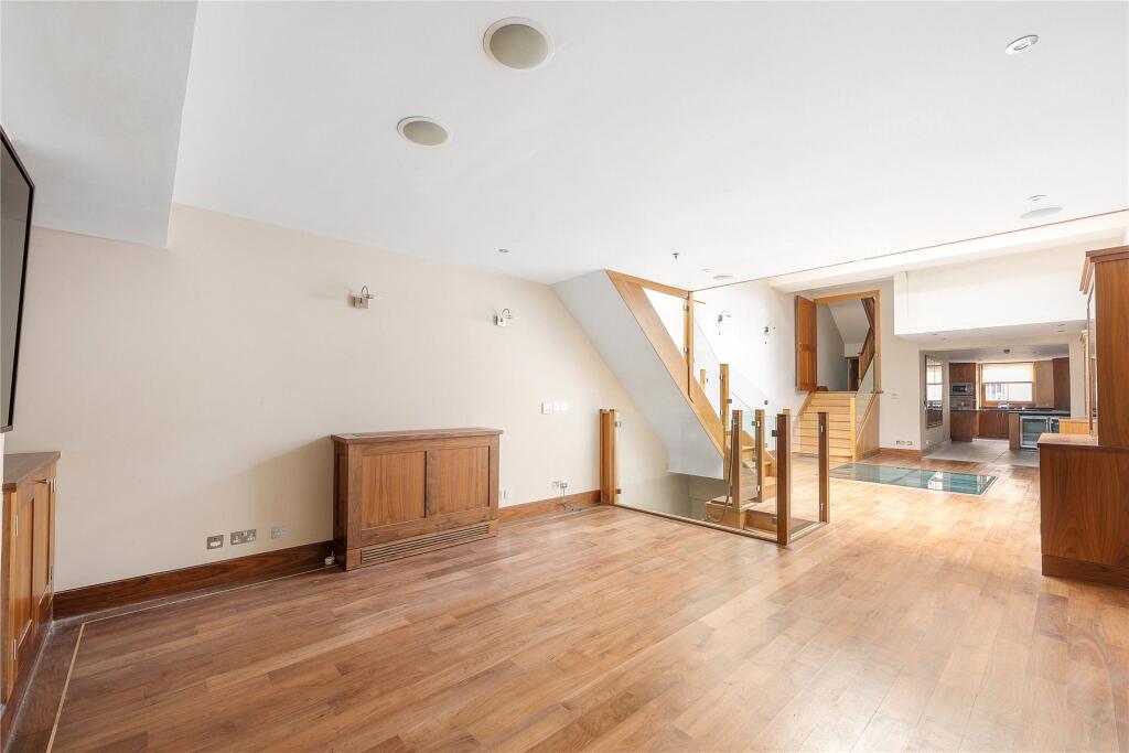 House in London - View 5