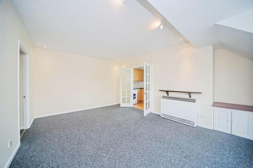 Apartment in Southampton - View 4
