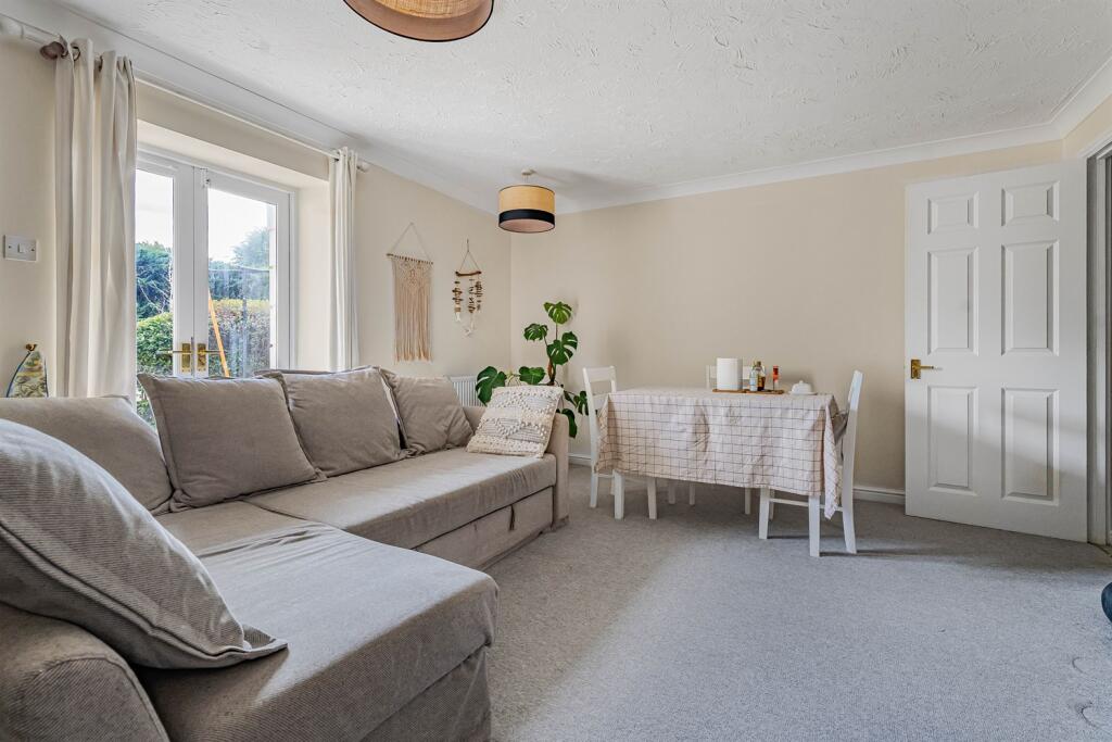 Apartment in Reading - View 2