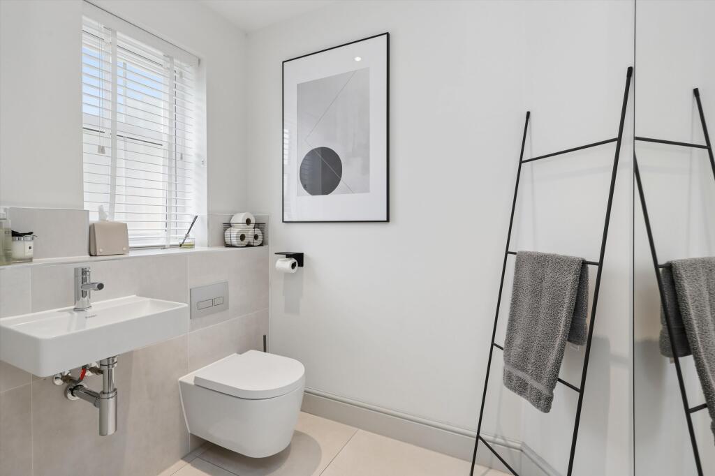 House in Elmbridge, Surrey - View 5