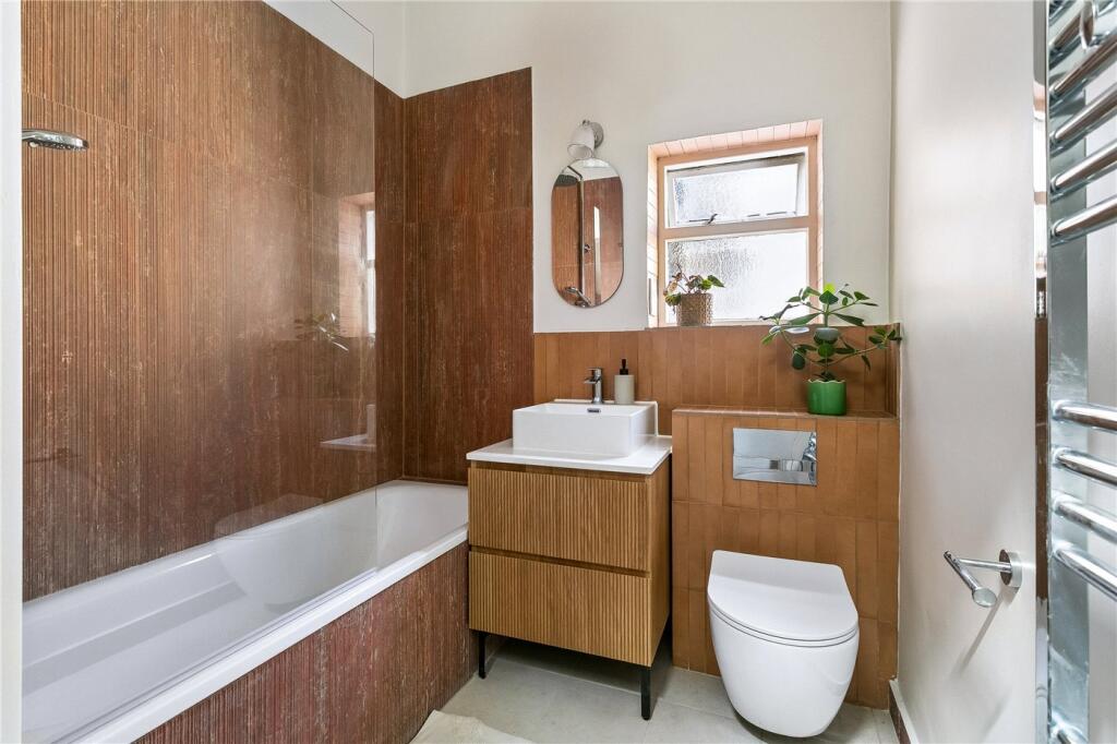 Apartment in London - More