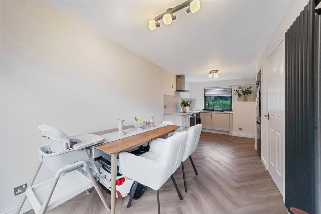 House in Cumbernauld, North Lanarkshire - More