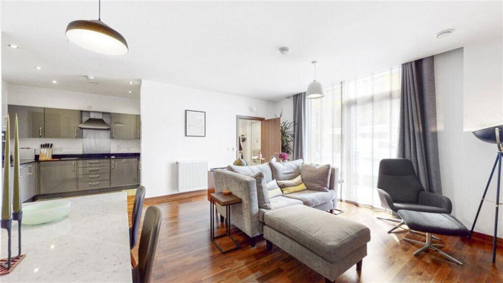3 bedroom flat for rent