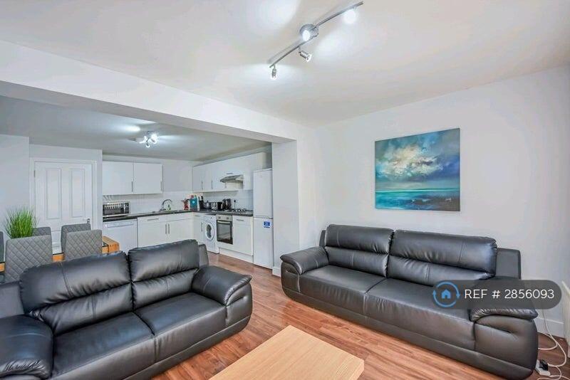 6 bedroom terraced house for rent