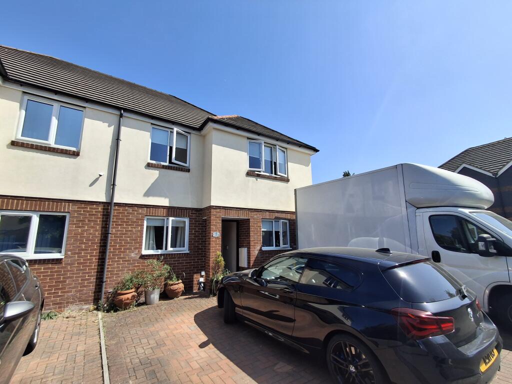 Main image of property: Poets Mews, Luton, LU4