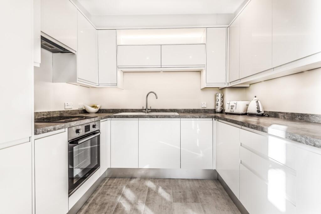Apartment in London - More
