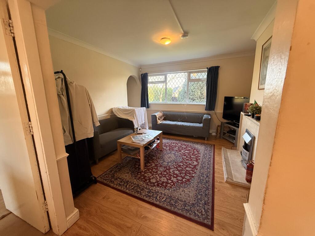 Main image of property: 4 Bed // 2 Bath Student House – Middleton Boulevard NG8 1FX