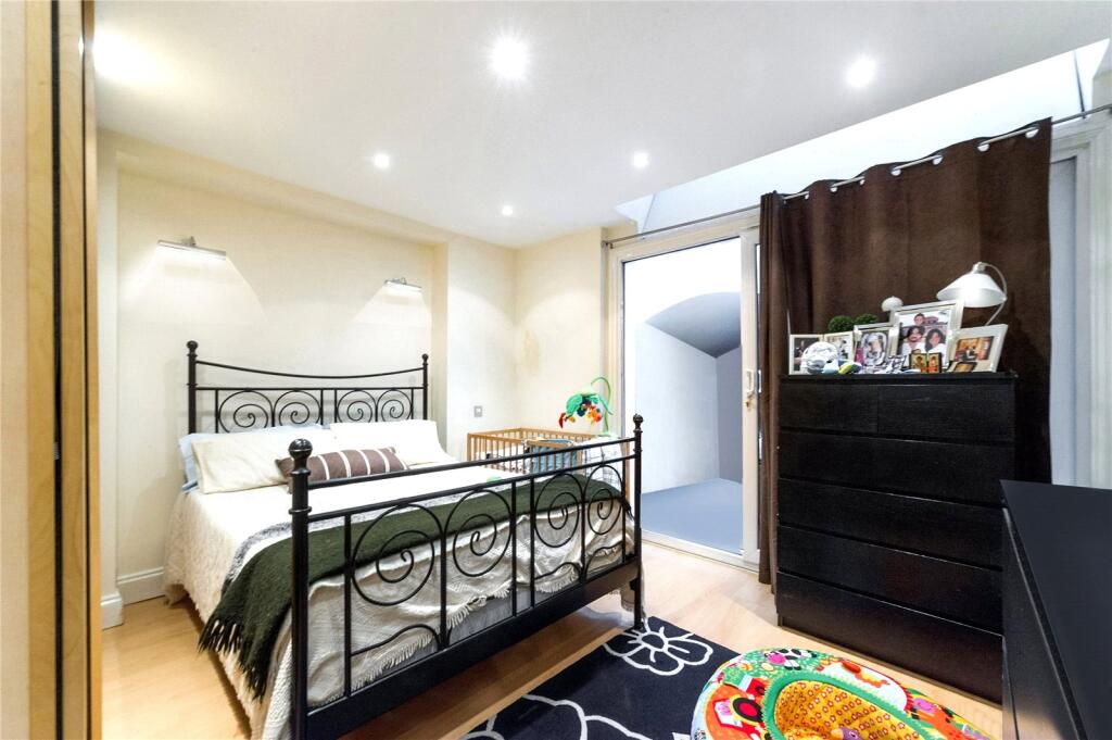 Apartment in London - View 4