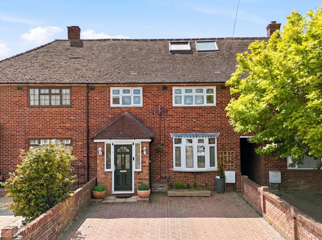Main image of property: Daiglen Drive, South Ockendon, RM15