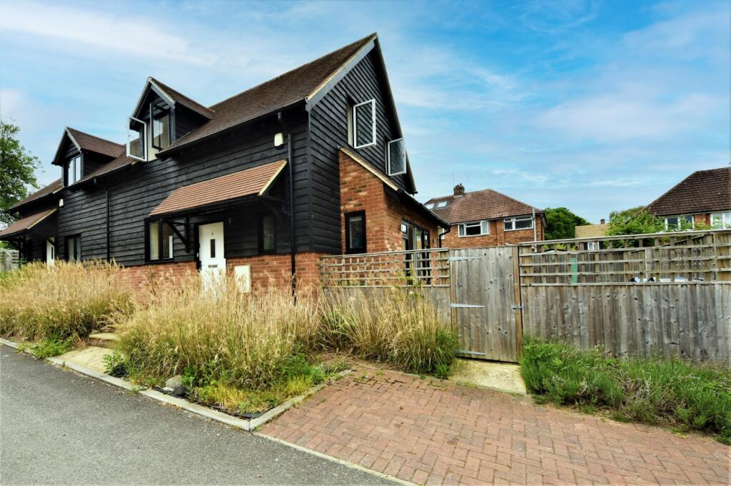 Main image of property: Barn Court, High Wycombe, Buckinghamshire, HP12