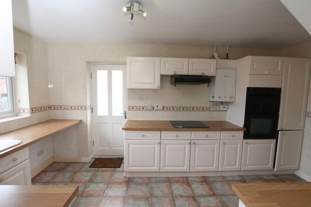 House in Hull - View 2