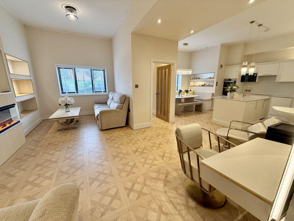 Apartment in Stockport, Offerton - More